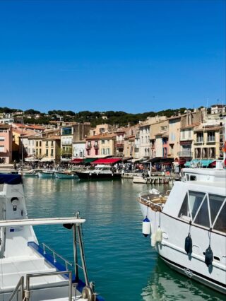 Cassis, calanques, kayaking, all the bonnes choses 💙